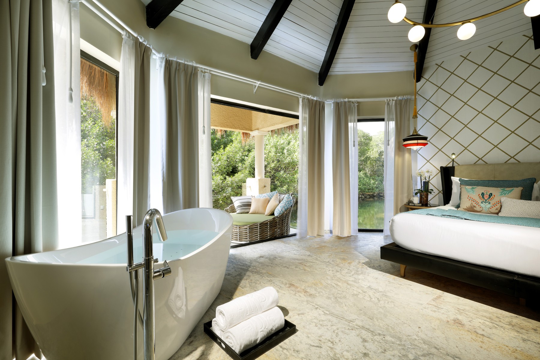 Romance Bungalow by the lake